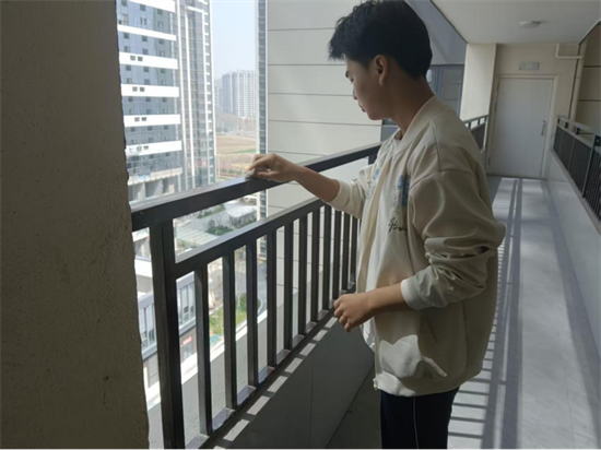 鹤壁市致远中学“学雷锋，见行动”实践活动纪实380