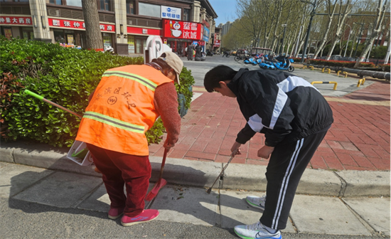 鹤壁市致远中学“学雷锋，见行动”实践活动纪实605