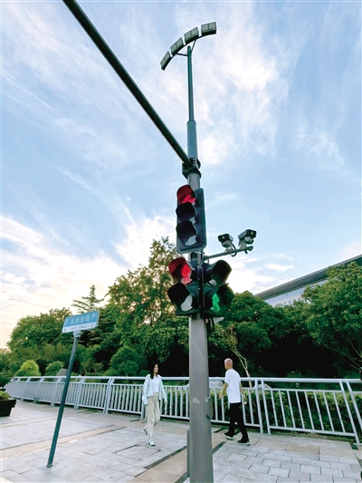 抓拍+劝导+溯源+短信提醒 郑州电动车AI智能管控上线 骑车出行别再任性