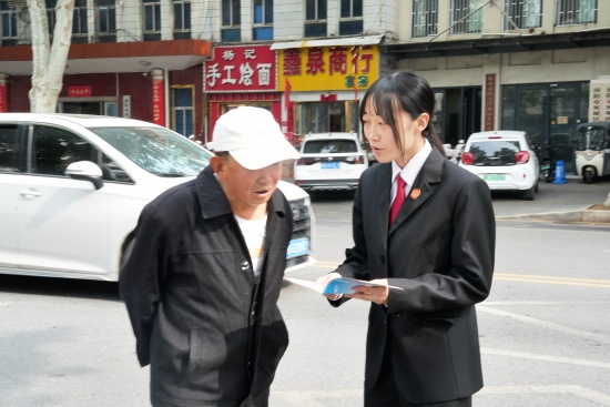 南阳宛城区法院开展国家安全教育日普法宣传活动