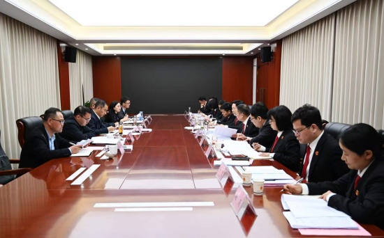 南阳中院党组书记、院长常晖到高新区法院调研指导工作