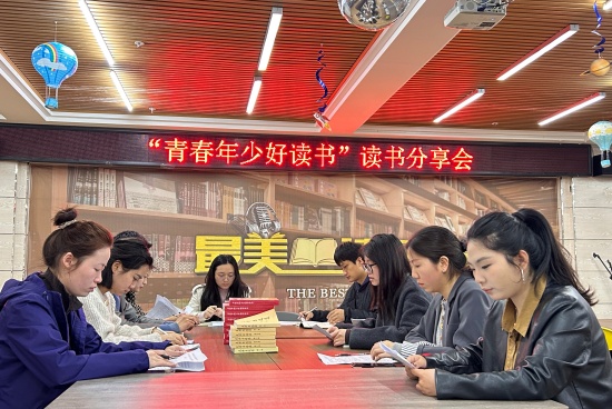 新野县法院:在书香中锚定正义坐标
