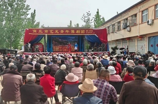 商丘市睢阳区毛堌堆镇：豫剧润民心 惠民暖万家