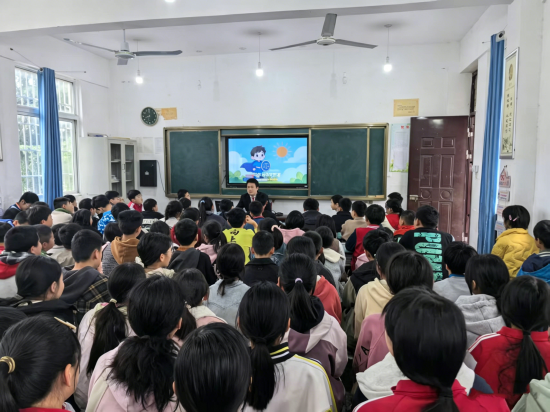 镇平县法院：以法治微光 守护少年向阳成长