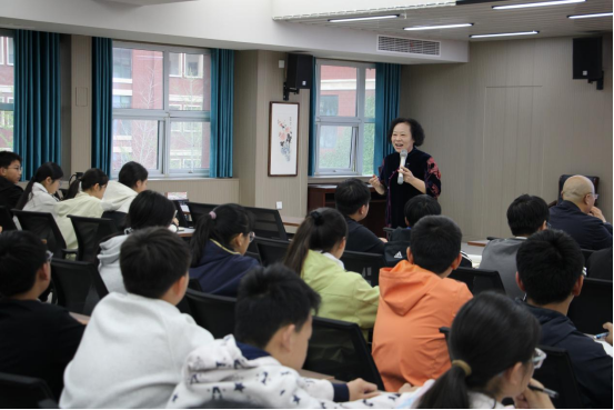 品语文之美 启成长之路——张瑞玲老师语文专题讲座走进辅仁中学
