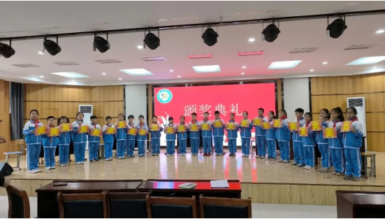 诗词润童心 雅韵满校园——鹤壁市致远小学成功举办校园诗词大会
