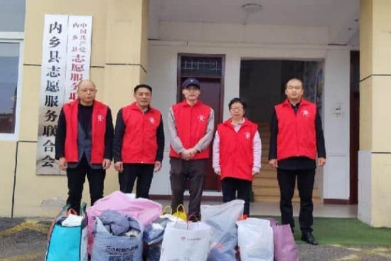 内乡县动物疫病预防控制中心开展“衣旧有情 让爱循环”志愿服务活动