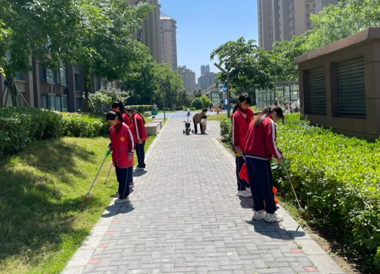 鹤壁市明志小学联合浦江社区开展感恩母亲节系列文明实践活动