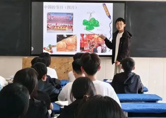 鹤壁市致远中学：寓教于乐学英语 多元文化润成长