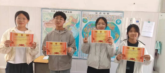 多彩风情绘祖国 笔墨书香润童心——鹤壁市致远中学举办七年级地理手抄报活动