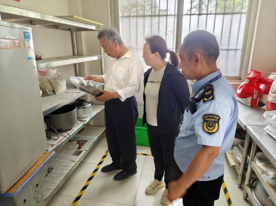 内乡县赤眉镇多部门联合开展村级小学食堂食品安全全覆盖督导检查