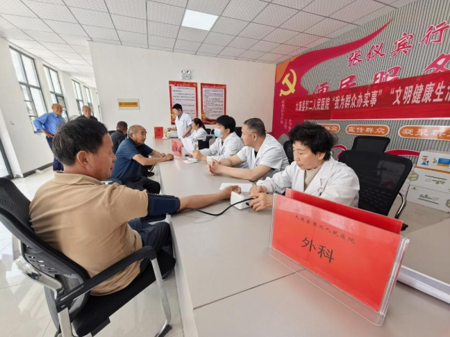 河南太康：义诊进村 专家来到家门口