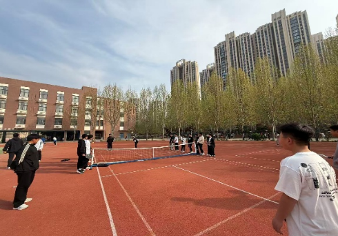 鹤壁市致远中学匹克球社团：挥拍之间 快乐成长