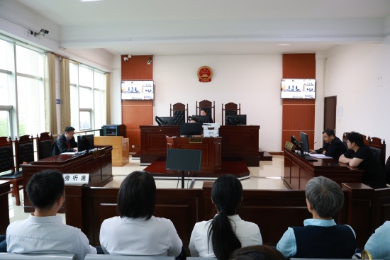 南阳卧龙区法院：旁听庭审以案为戒 安全出行不容懈怠