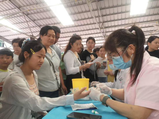 河南社旗：开设学生专属筛查专场 暖心守护青少年健康