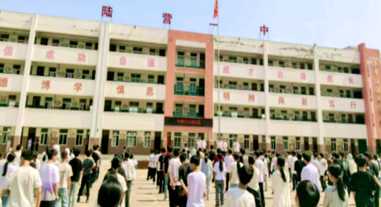 南阳仲景文化进校园活动走进卧龙区陆营一中