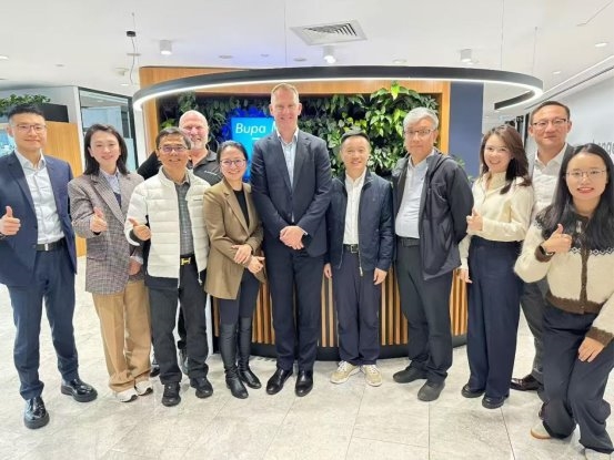 一周完成种植牙！海外客人无需多次往返！黎强受士卓曼之邀赴澳研学