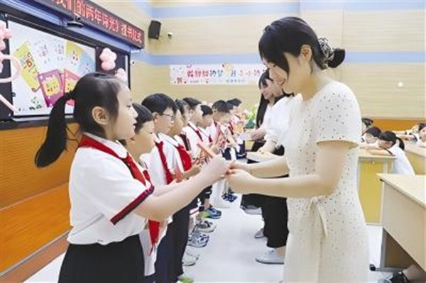 河南南阳市十五小: 两年诗光润童心 怀揣诗意向未来