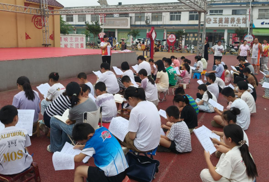 河南内乡赤眉镇公益晨读点亮乡村少年暑期时光