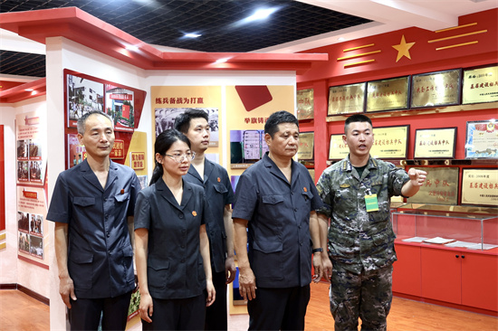 邓州市法院与驻地武警中队举行军民共建签约仪式