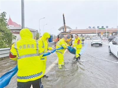 全力防范应对强降雨天气 河南省交通运行总体平稳有序