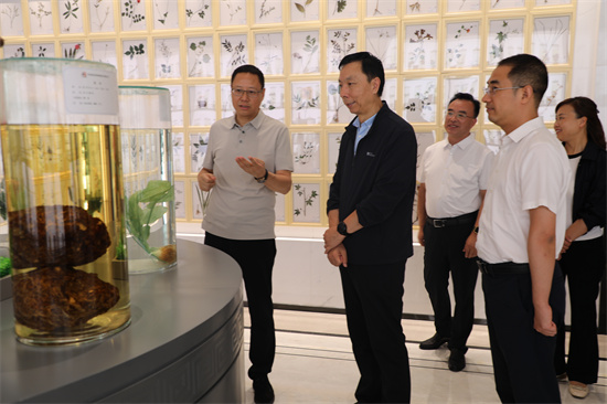 图1为调研组前往仲景宛西制药股份有限公司开展走访
