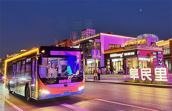 河南：369条定制公交线路打造多元出行服务体系