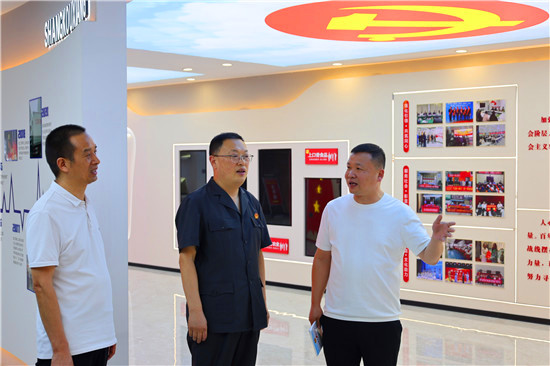 镇平县法院联合县工商联开展送法助企活动