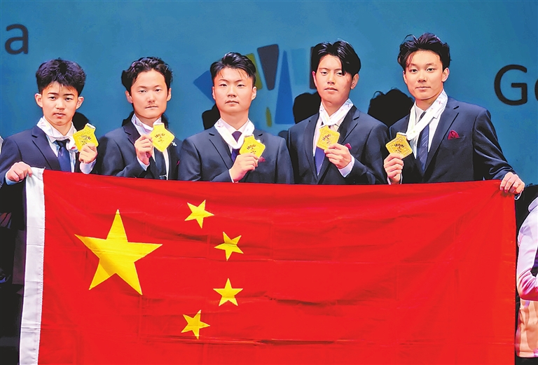 国际航联第39届世界跳伞锦标赛 中国队创历史最佳 河南选手表现亮眼