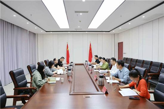 南阳中院审委会委员郑荣敏一行到新野县法院调研督导