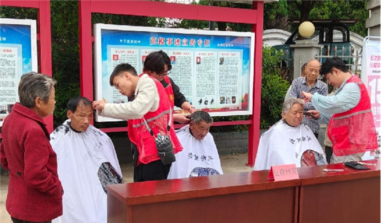 河南内乡：十项免费服务进乡村暖民心