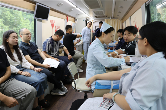 南阳卧龙区法院开展无偿献血志愿活动
