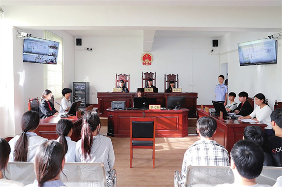 学生变身“法官”模拟庭审学法 太康县老冢人民法庭开展沉浸式普法活动