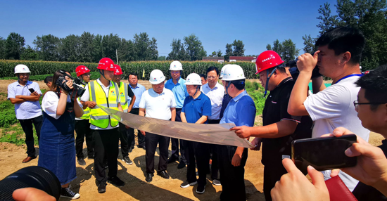 现场办公鼓干劲太康县委书记王国玺陪同省水利厅领导视察赵口6标段