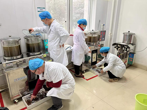 太康聂方华带领核酸检测人员5天采集88万多人核酸样本