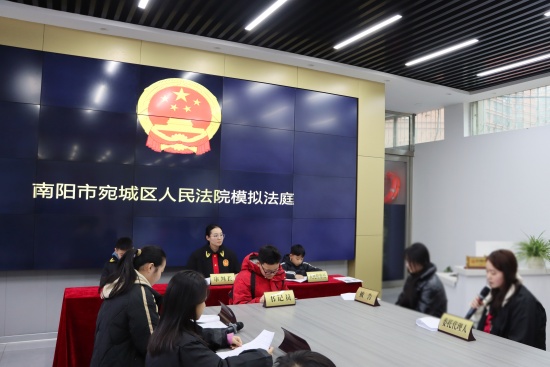 南阳宛城区法院把模拟法庭搬进社区-中华网河南